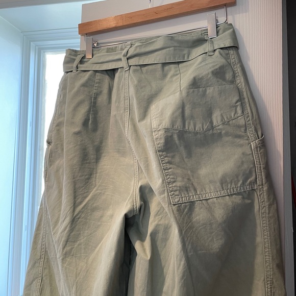 • UO Y2K pleated cargo wide leg skater pants • - Picture 6 of 7